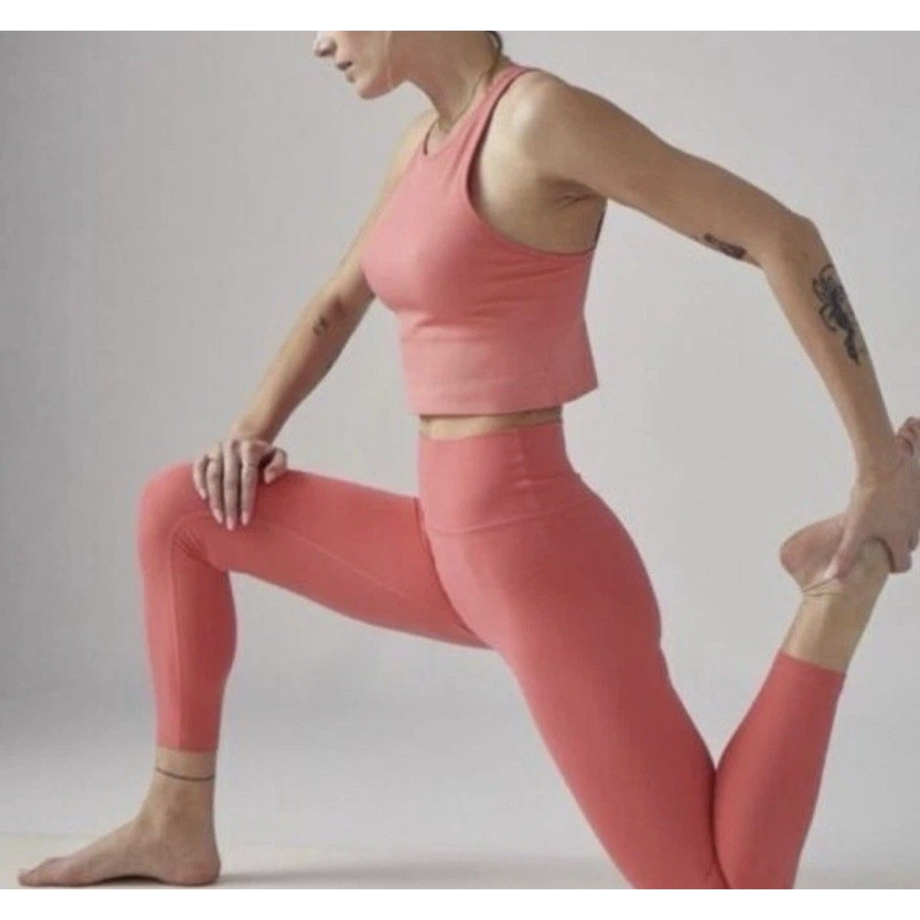 Athleta Ultra High Rise Elation 7/8 Tight Size M Coral Petal Pink